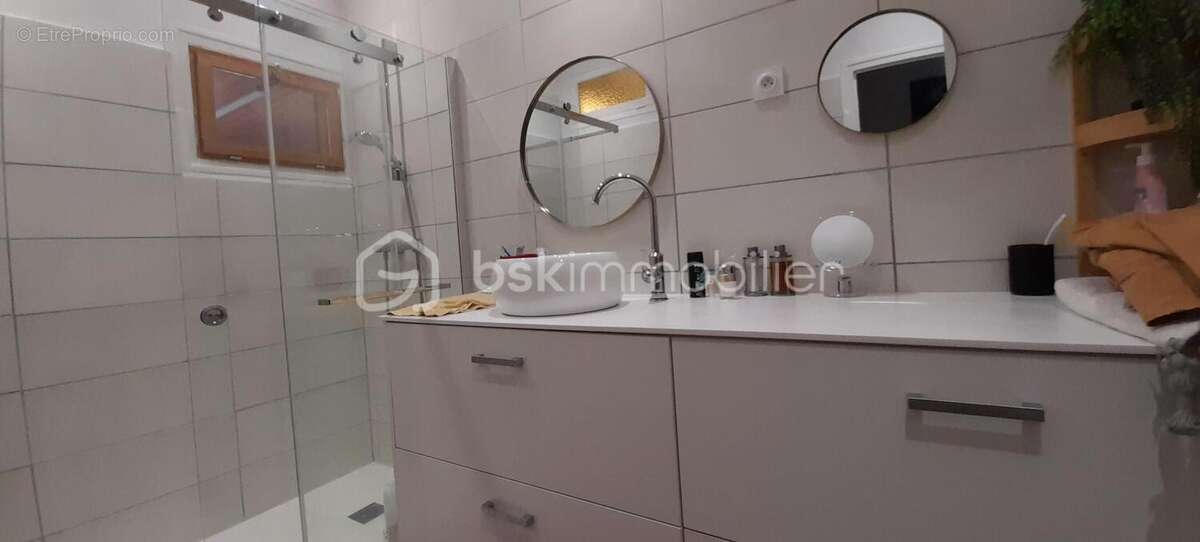 Maison à SAINT-LAURENT-DE-LA-SALANQUE