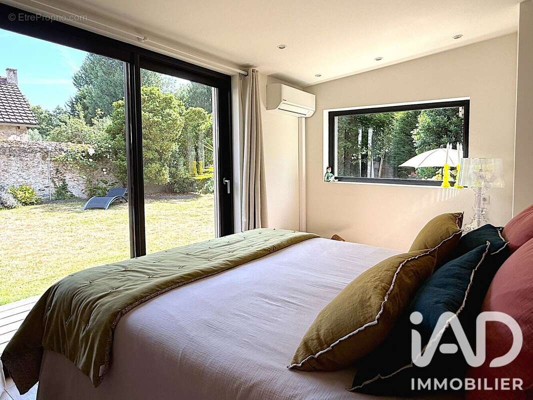 Maison 177 m² à Montfort-L'amaury  - photo 9