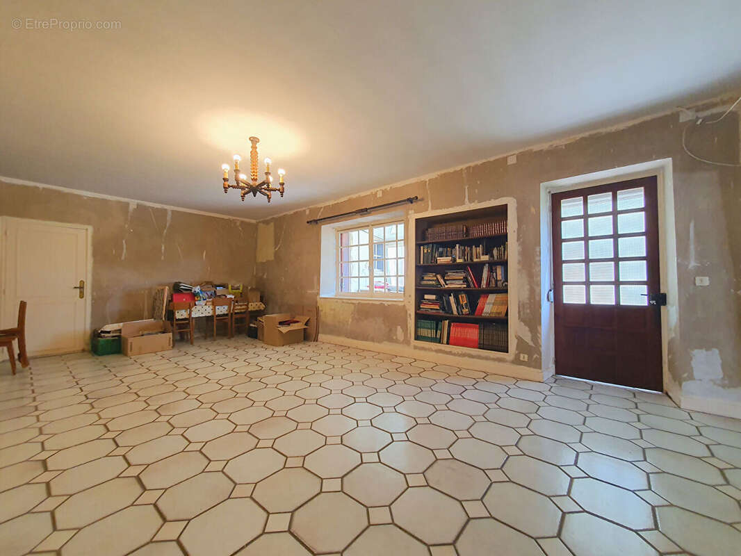 Maison à CENDRECOURT