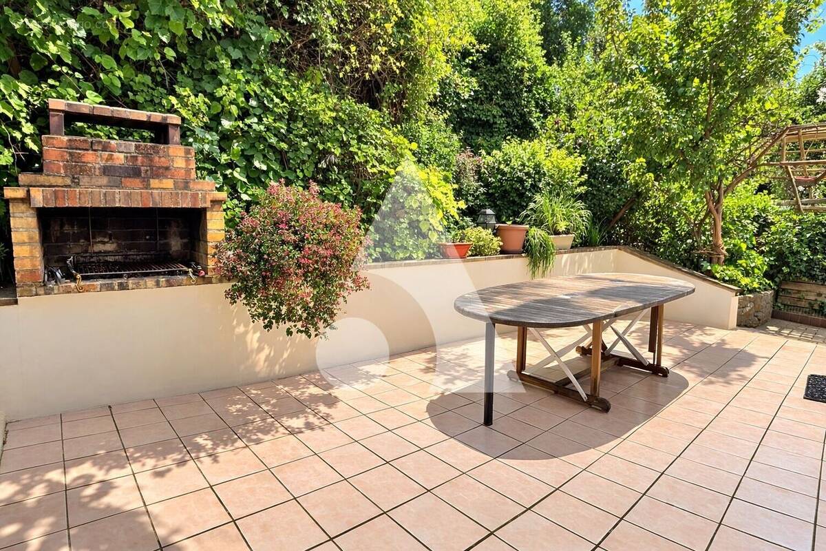 Maison à MERY-SUR-OISE