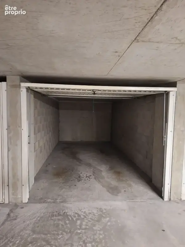 Garage box fermé à Caluire Et Cuire - photo 2