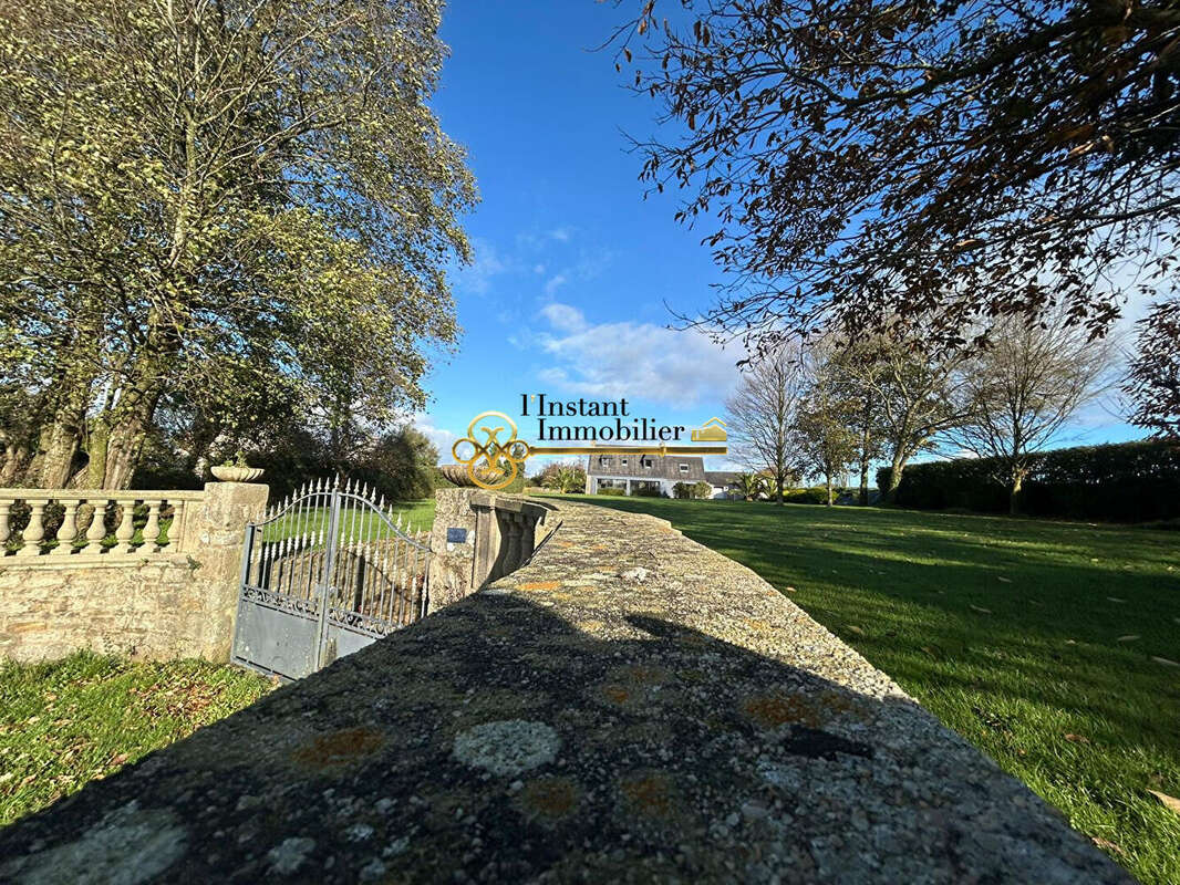 Maison à PLOUNEVEZ-LOCHRIST