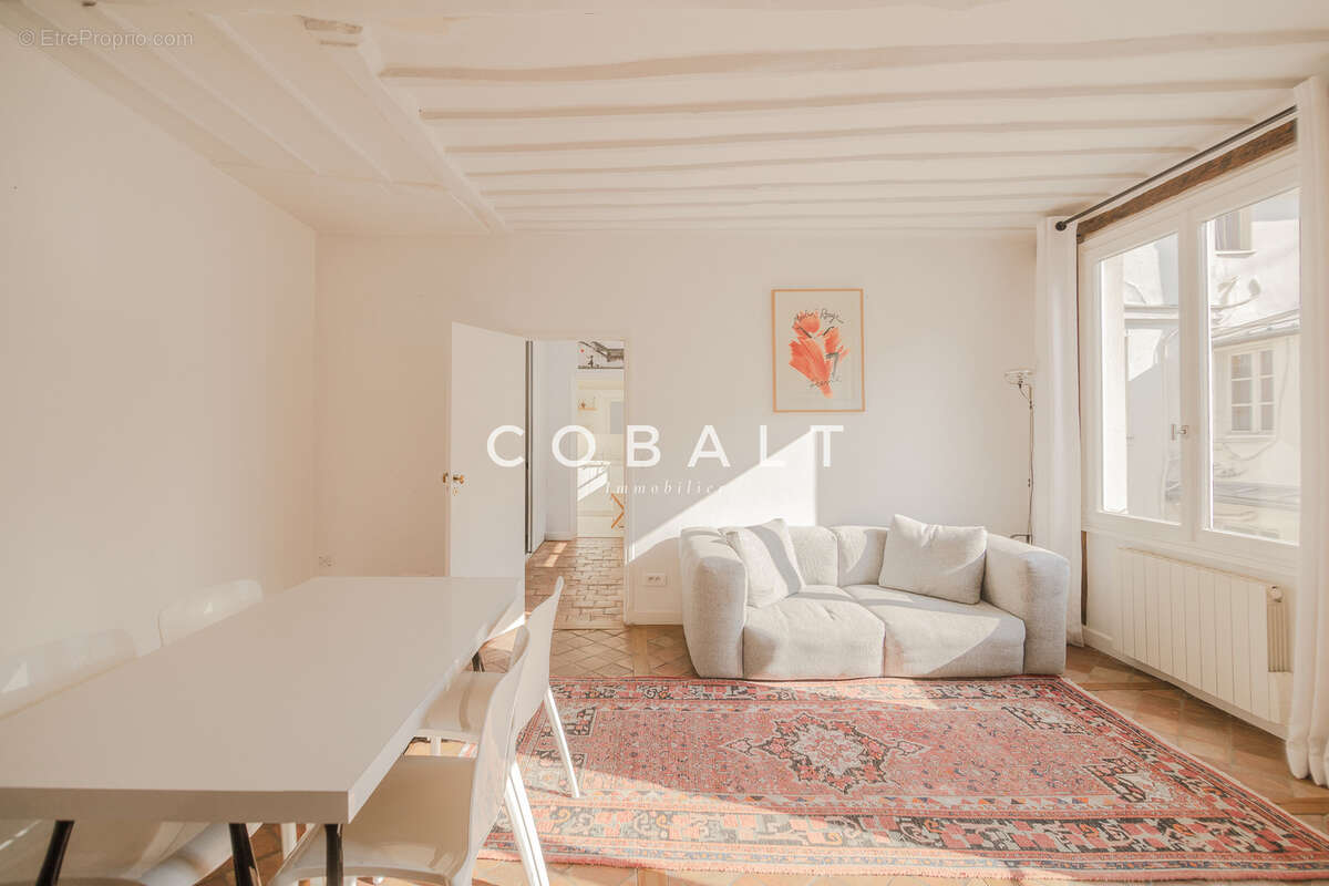 Appartement à PARIS-3E