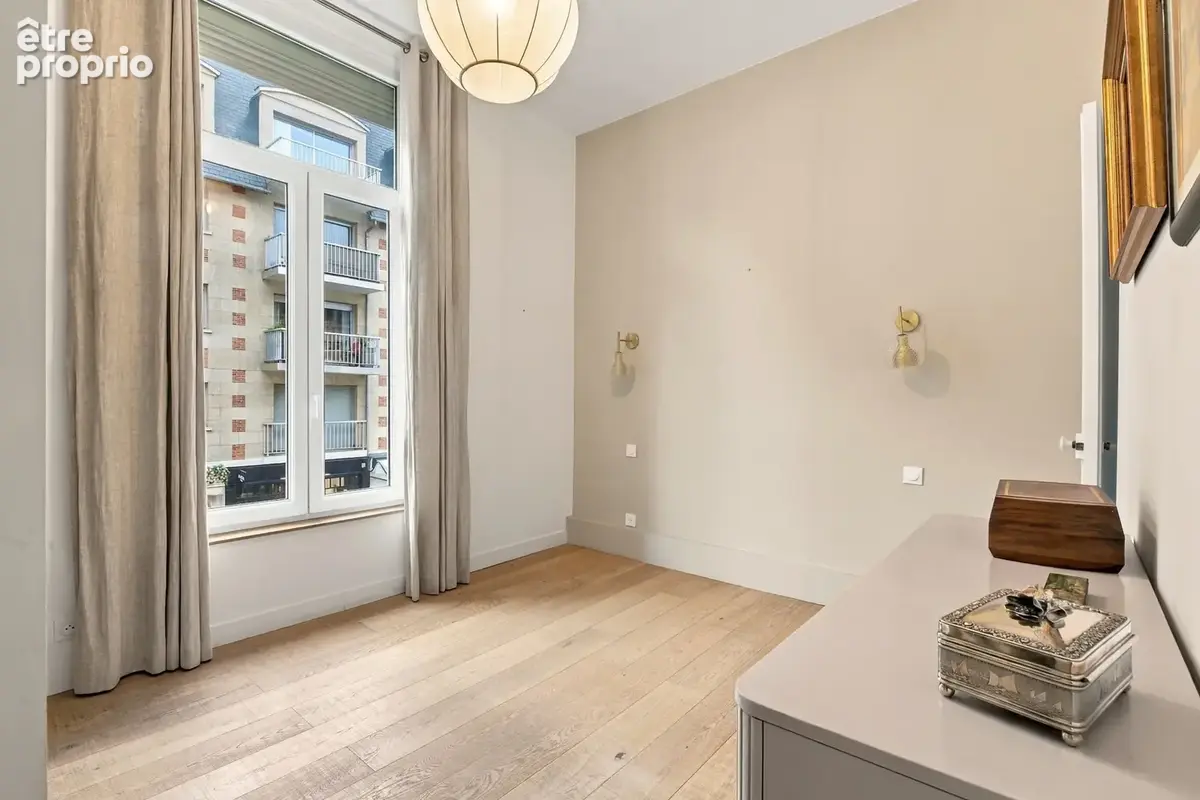 Deauville hypercentre   superbe appartement 3 pièces de 75,54 m2   2 suites - 1er 2tage avec ascenseur - charm - photo 9