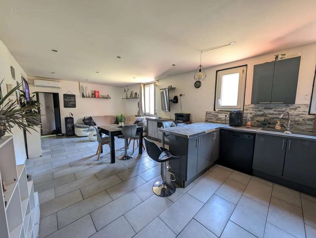 Appartement à PEILLON