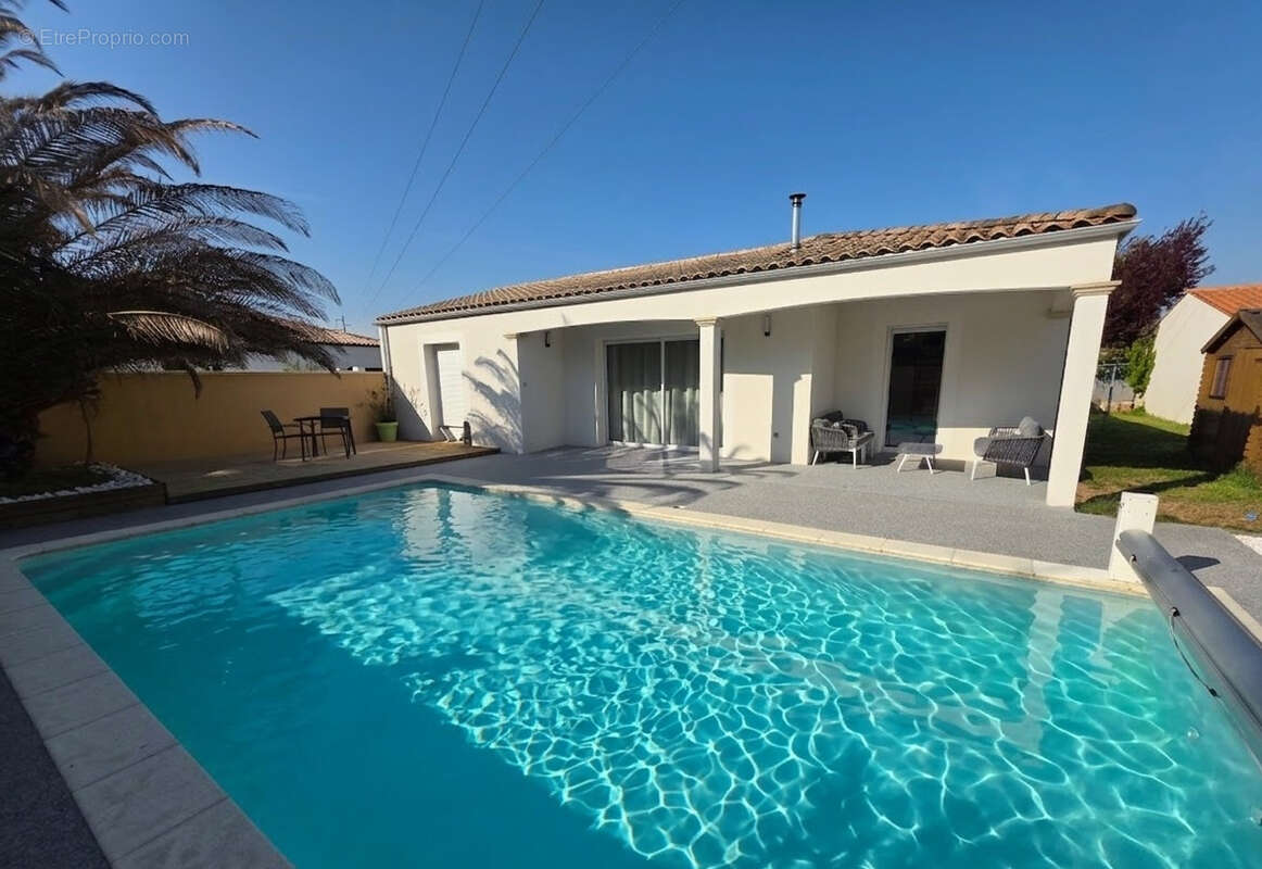 Maison à VAUX-SUR-MER