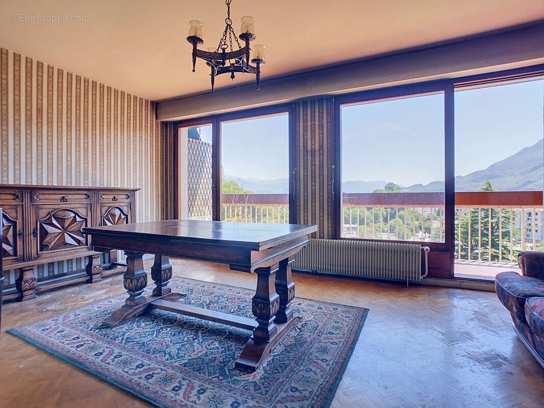 Appartement à SAINT-EGREVE