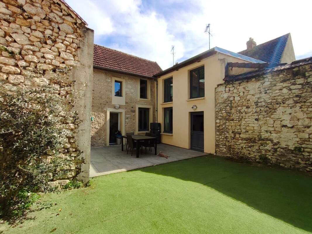 Maison à BENNECOURT