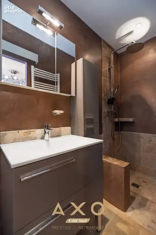 Jouques - villa t8 - plain-pied - studio indépendant - piscine - jacuzzi - 3 garages - 1 hectare - 1 029 000  - photo 8