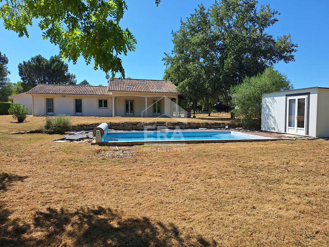 Maison à MENESPLET