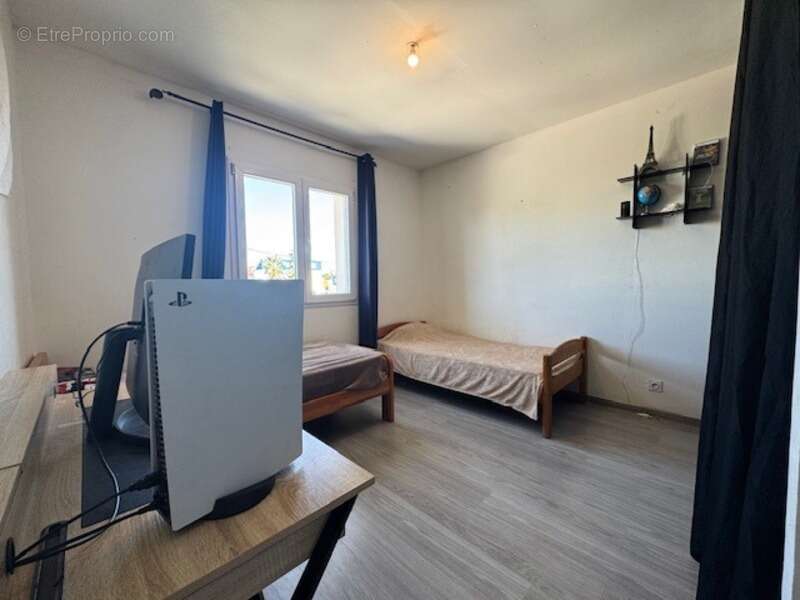 Maison à SAINT-HILAIRE-DE-BRETHMAS