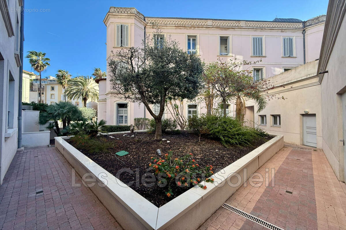 Appartement à HYERES