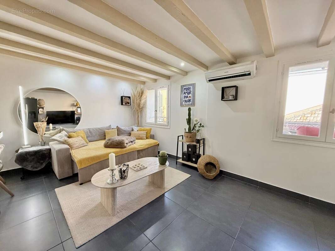 Maison à SAINT-LAURENT-DU-VAR