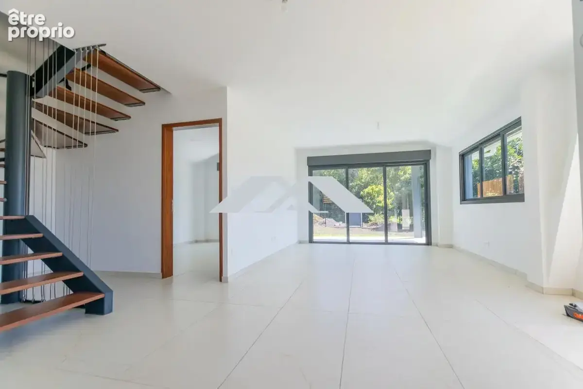 Maison 4 pièces 107 m² à vendre à Saint-Joseph (97480) - photo 3