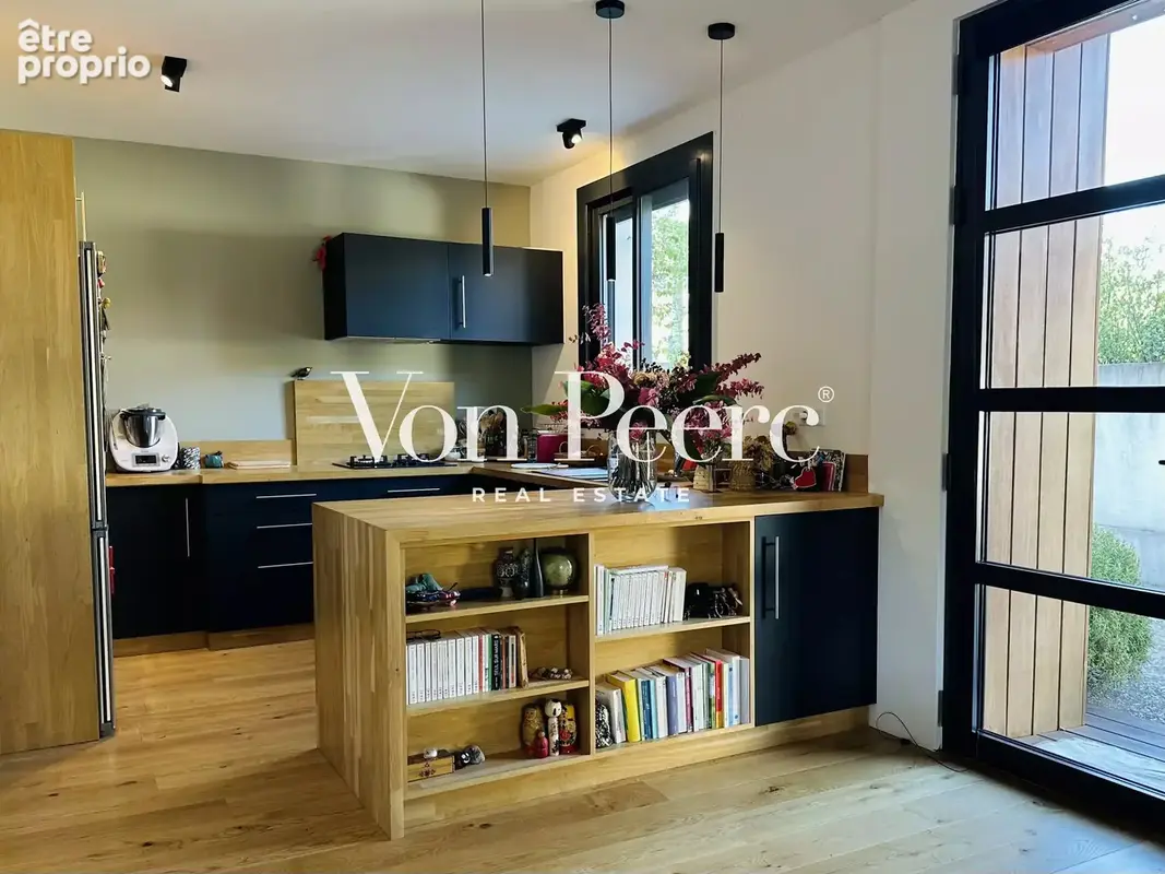 Maison contemporaine rénovée avec bassin fontaine - photo 4
