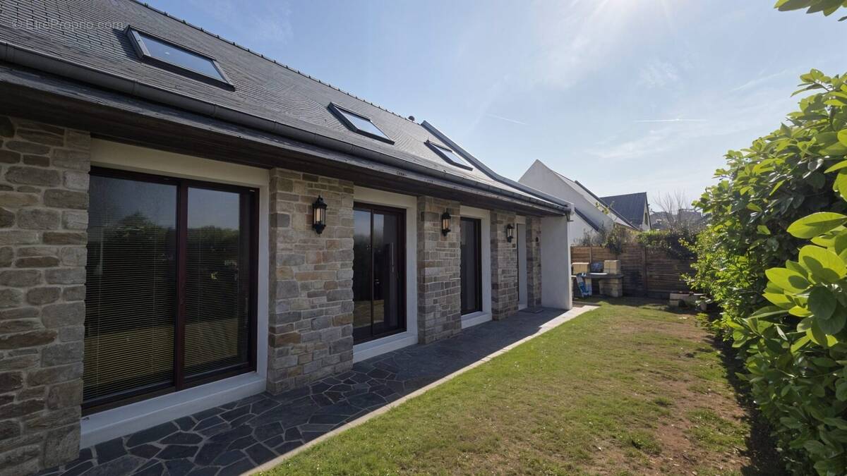 Maison à SANTEC