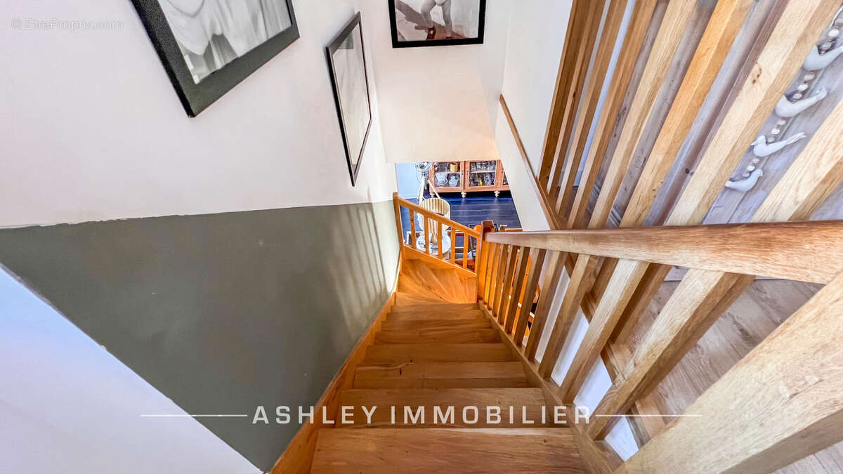 À vendre - maison charentaise du xviiie avec piscine, dépendances et terrain de 2 400 m2 - saint-soulle - photo 13