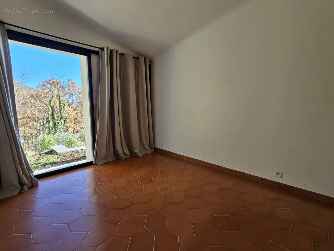 Maison à SAINT-VALLIER-DE-THIEY