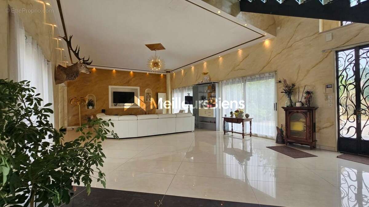 Maison à ENGLEFONTAINE