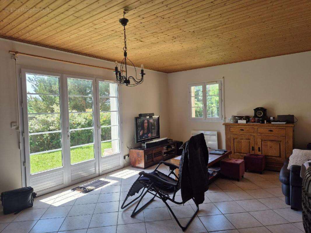 Maison à GROSBREUIL