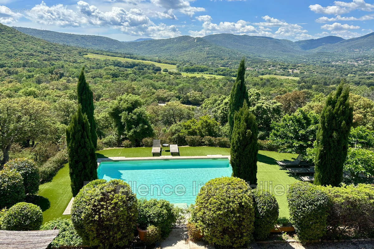 Maison à PLAN-DE-LA-TOUR