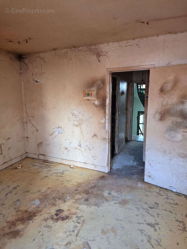 14ème - ST 25,52m2 à rénover - photo 5