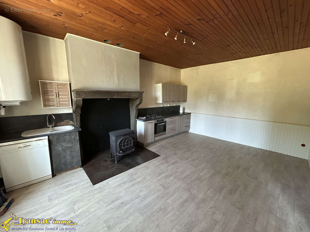 Maison 5 pièces 122m2 avec grange et terrain - photo 3