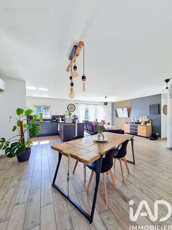 Photo 2 - Maison à LA RONDE