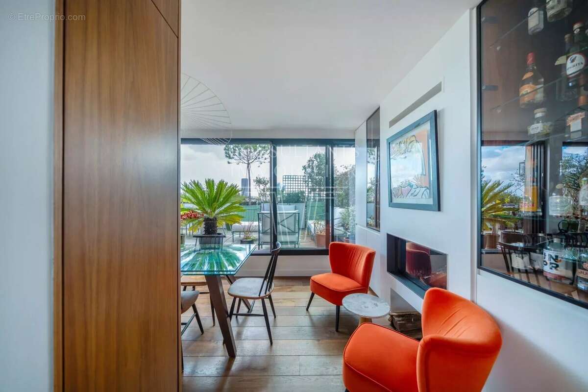 Appartement à PARIS-15E