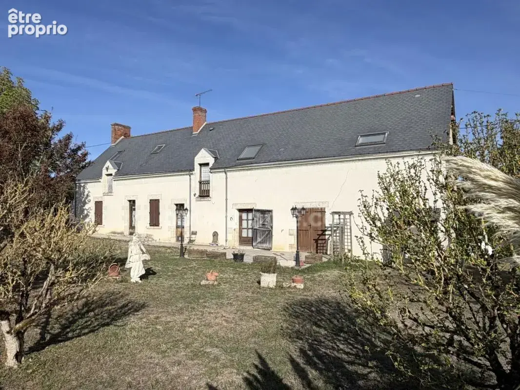 Au coeur du charmant village de Poulaines, une authentique longère de 6 pièces accompagnée de ses dépendances, offrant un cadre  - photo 24