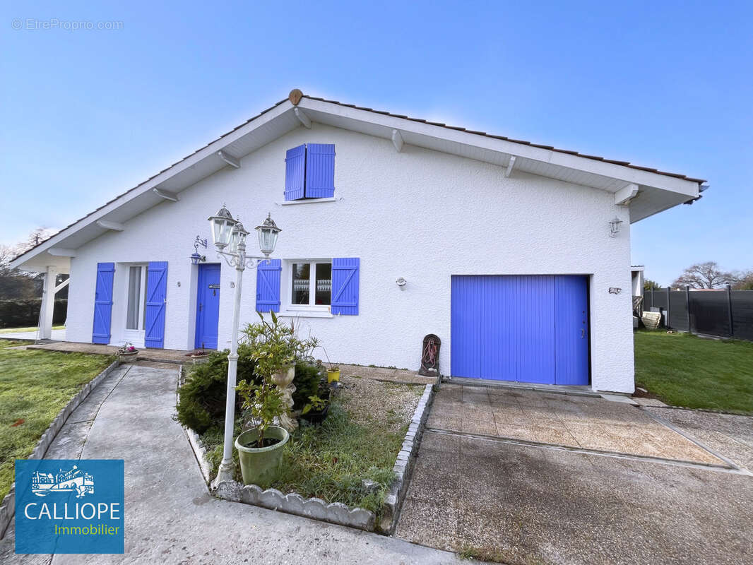 Maison à PAREMPUYRE