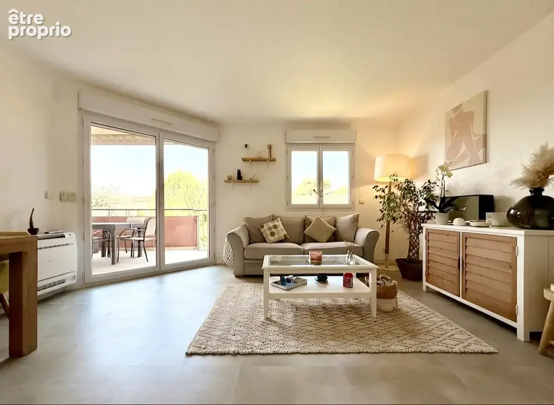 Fréjus, Centre-ville   Superbe appartement 3/4 pièces de 72 m2 dernier étage avec parking privatif et cave - photo 9