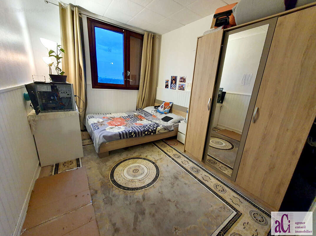 Appartement à FRESNES