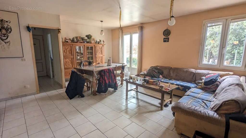 Maison à REGUSSE