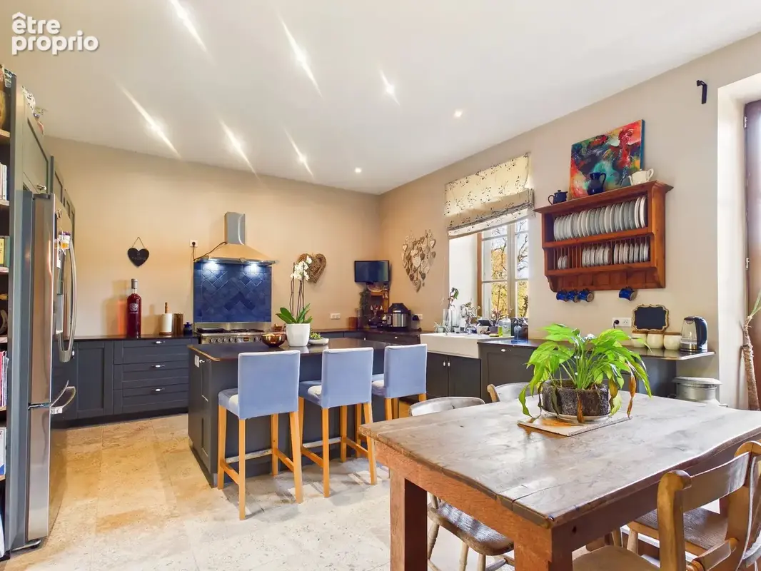 Domaine Prestigieux en Pierre avec Lac Privé et Annexe Indépendante - photo 5