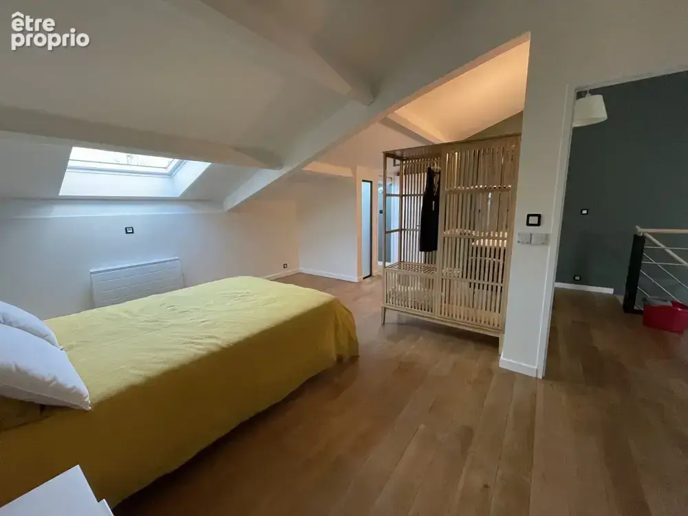 Grande maison d'habitation dans le bourg du Cellier - photo 2