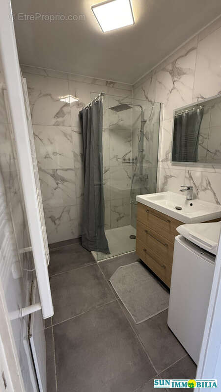 Salle d&#039;eau - Appartement à CAGNES-SUR-MER