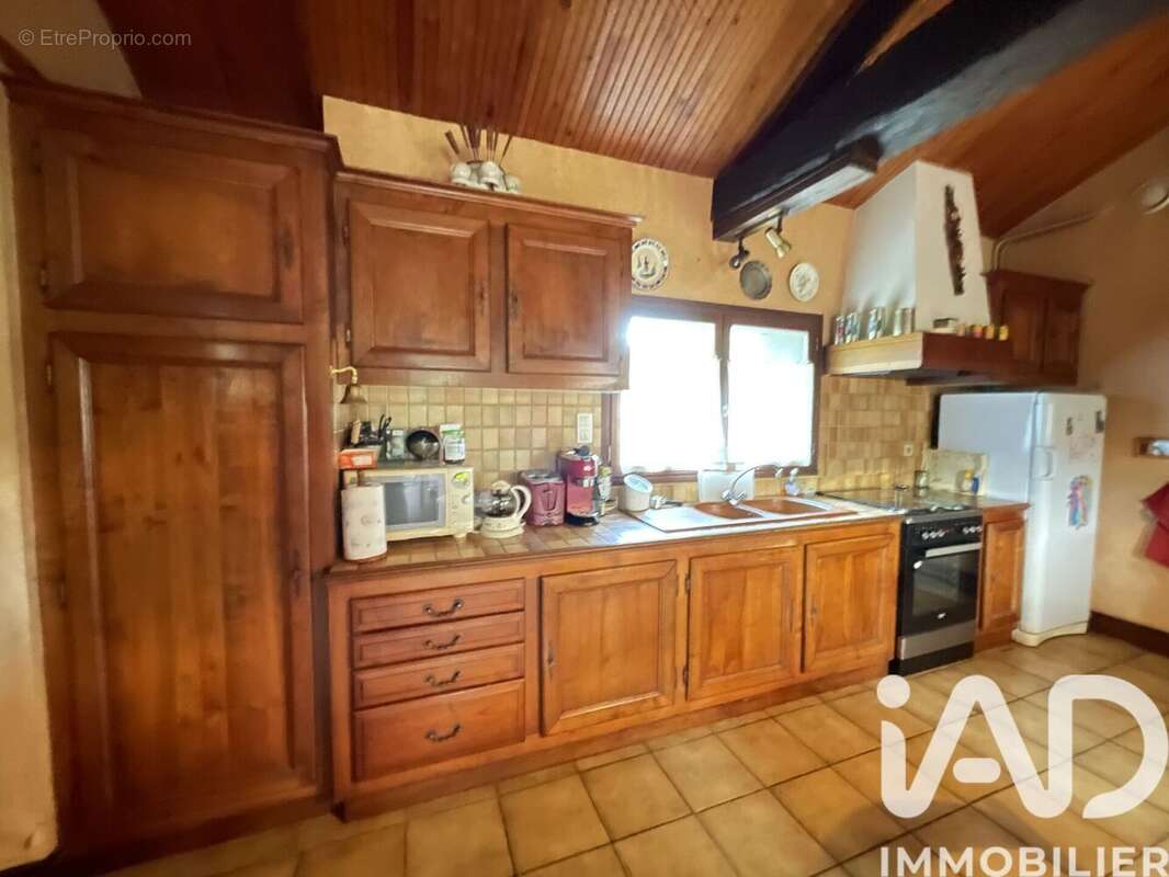 Maison 111 m² à Saint-Savin  - photo 2