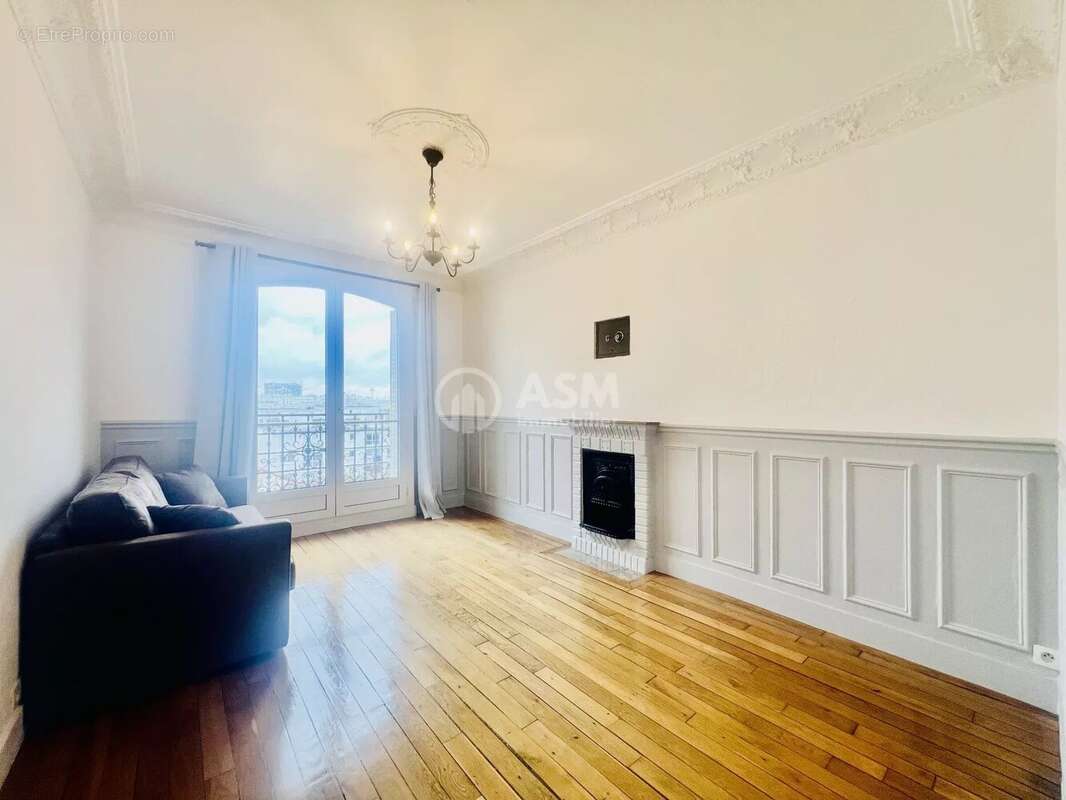 Appartement à COURBEVOIE