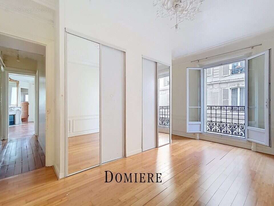 Appartement à PARIS-17E
