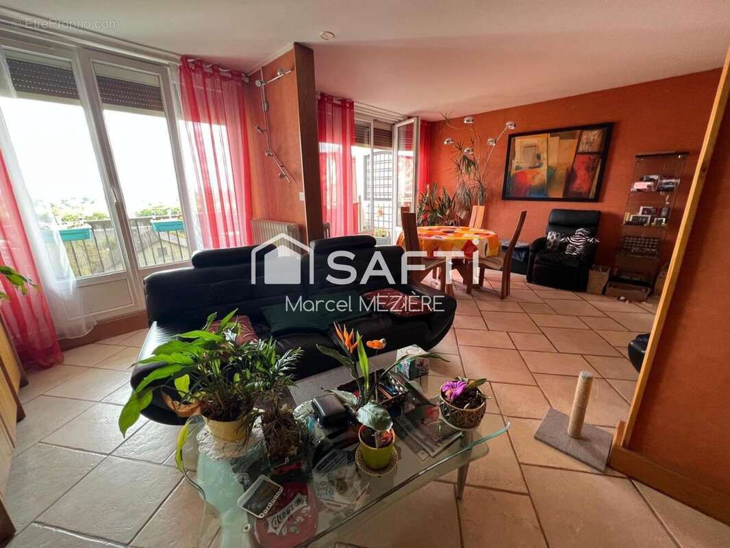 Appartement 89 m² à Paron  - photo 2