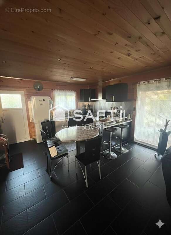 Photo 2 - Maison à LE TUZAN