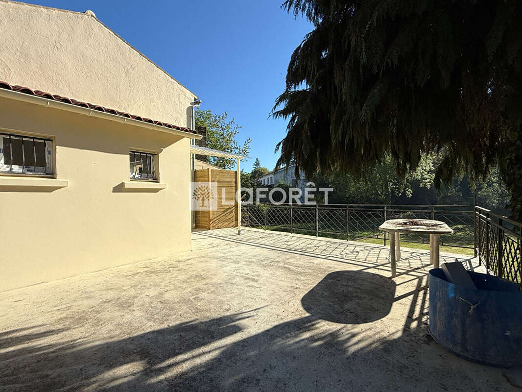 Appartement à LA CHAPELLE-DES-POTS