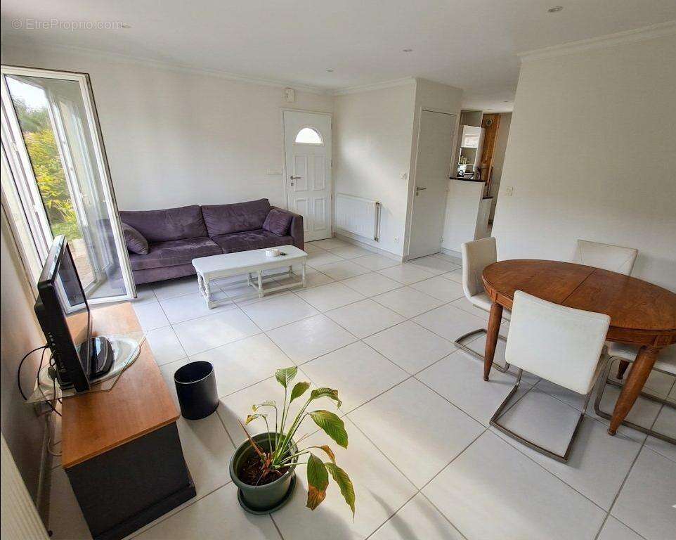 Maison à SAINT-SEBASTIEN-SUR-LOIRE