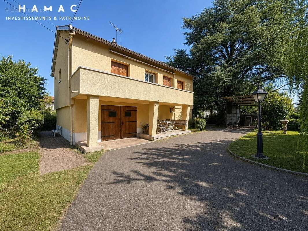 SAINTE-FOY-LÈS-LYON — Maison à rénover sur terrain de 1 112 m² — Fort potentiel ! - photo 2