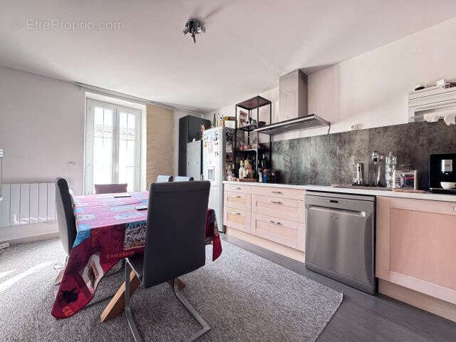 Appartement à PEYROLLES-EN-PROVENCE