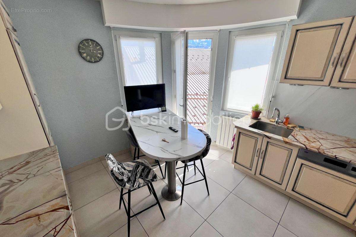 Appartement à LA ROCHE-SUR-FORON