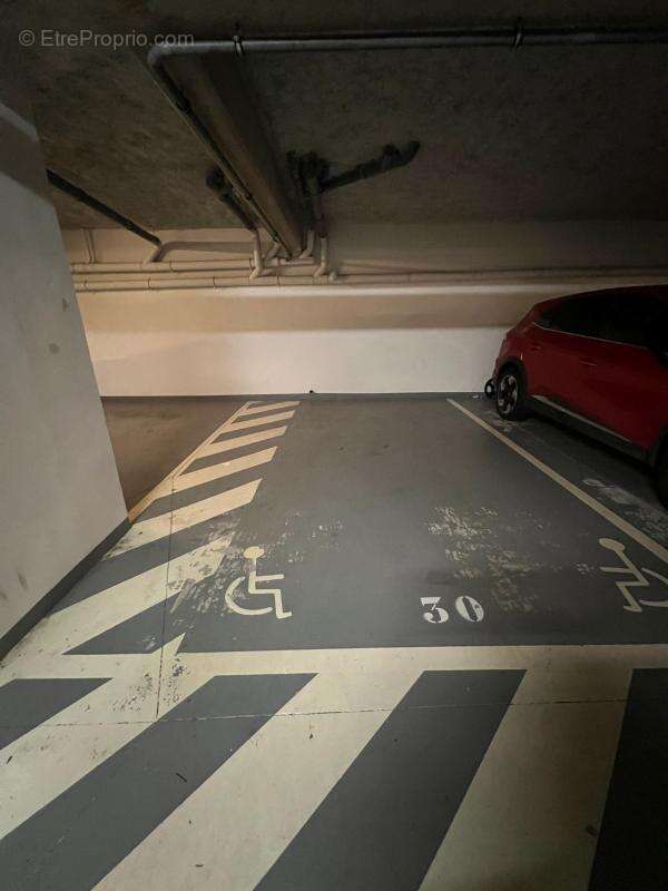Parking à BUSSY-SAINT-GEORGES
