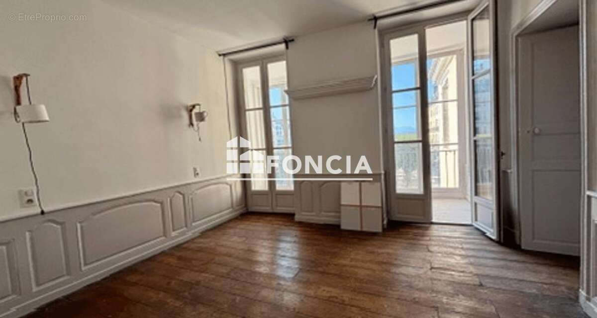 Place royale - appartement d'exception - photo 3