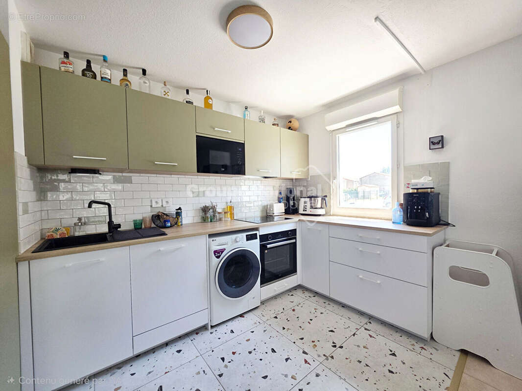 À VENDRE  Superbe T3 de 61 m² avec terrasse et 2 parkings à Miramas (13140) - photo 3